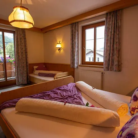 Panzl Braeu بيت ريفي